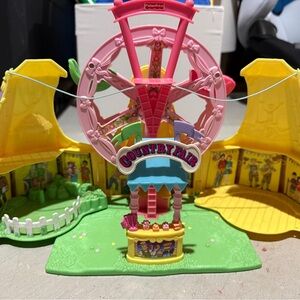 Fisher-Price Sweet Streets Country Fair Playset